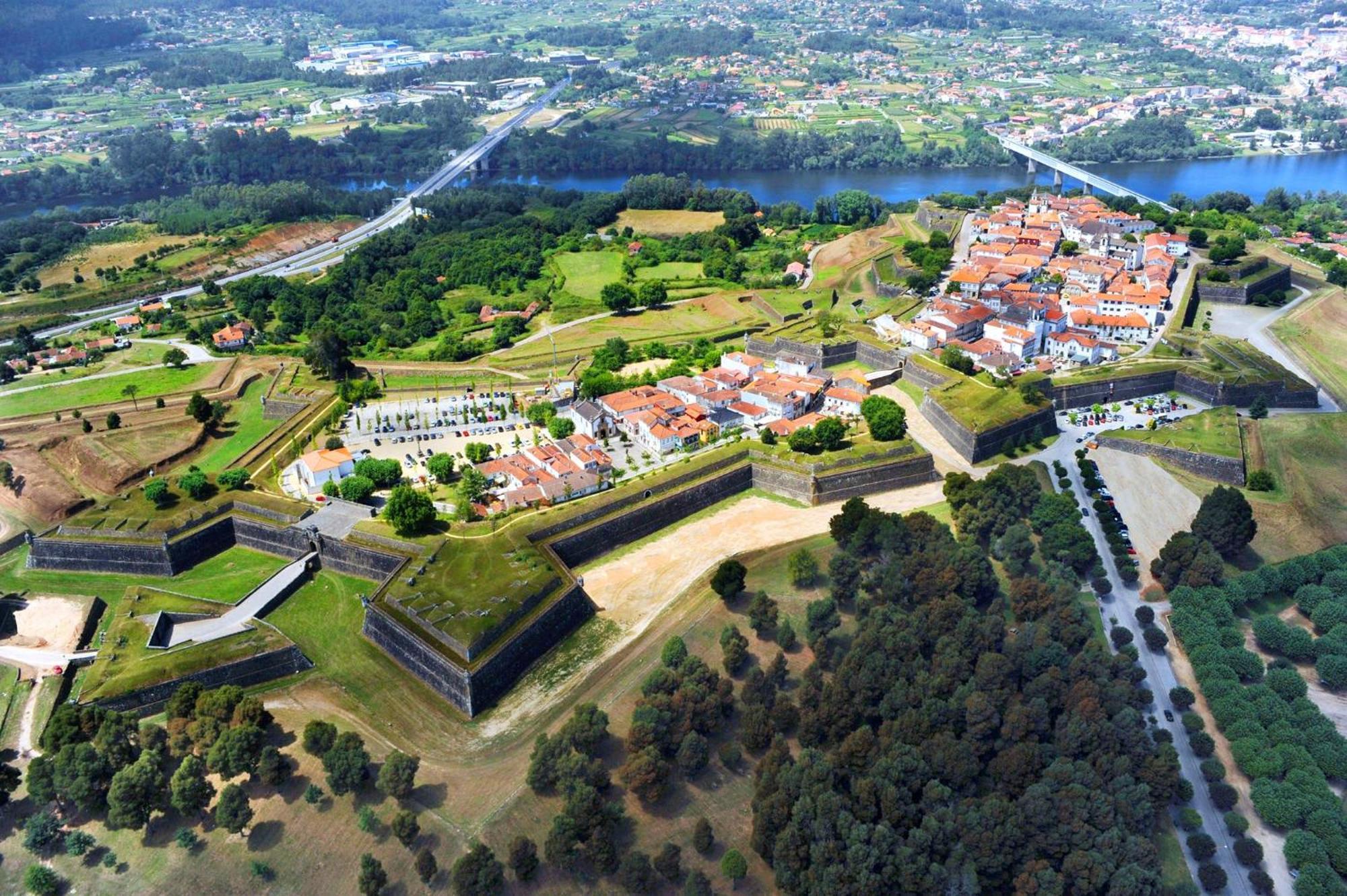 Retiro Em Valenca Apartment ภายนอก รูปภาพ